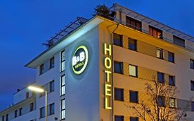 B&B Hotel München City-Nord Exterior photo